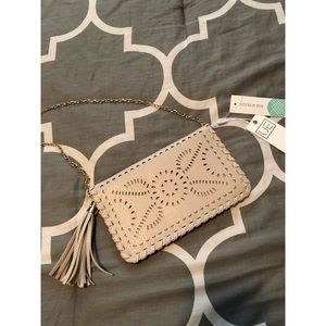 Cute cross body clutch!